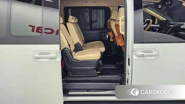 Hyundai Staria 2024 Белый из Кореи, фото 3