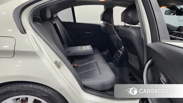 BMW 3 Series (F30) 2018 Белый из Кореи, фото 3