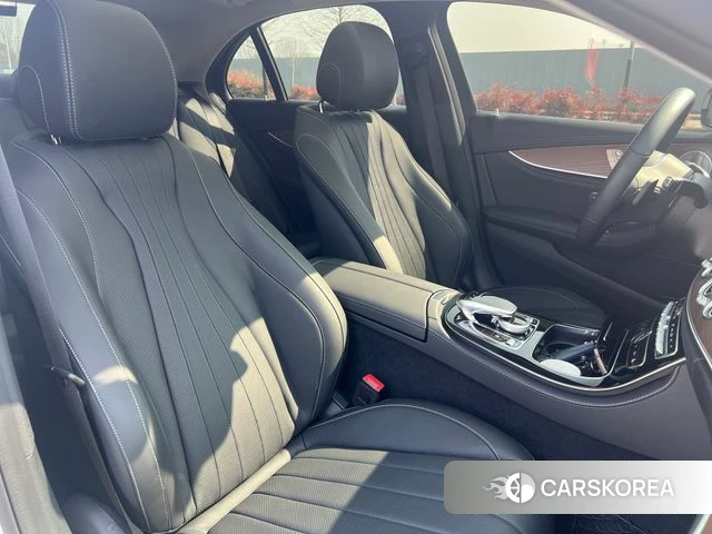 Mercedes-Benz E-Class W213 2019 Белый из Кореи, фото 3