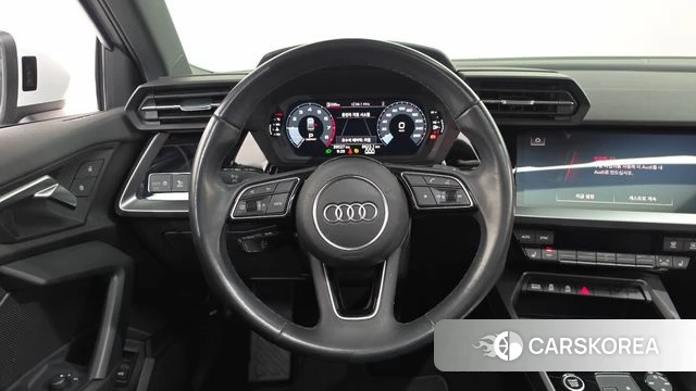 Audi A3 (8Y) 2023 Белый из Кореи, фото 3