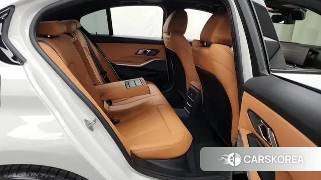 BMW 3 Series (G20) 2025 Белый из Кореи, фото 3