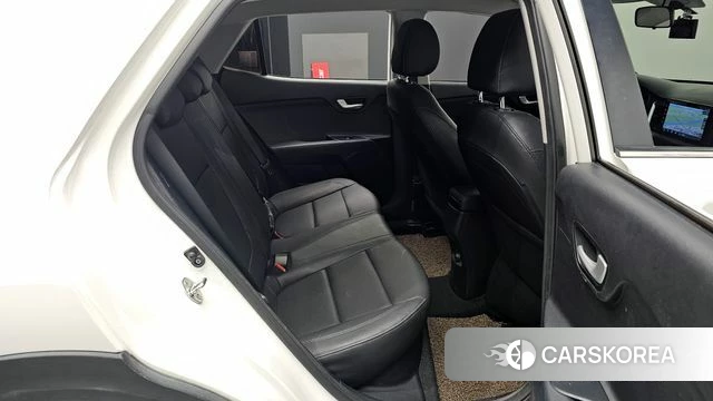 Kia Stonic 2018 Белый из Кореи, фото 3