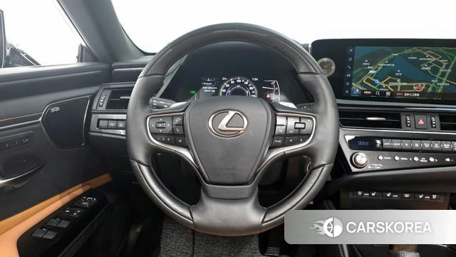 Lexus ES300h 7th generation 2023 Серый из Кореи, фото 3