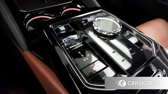 BMW 5 Series (G60) 2024 Белый из Кореи, фото 3