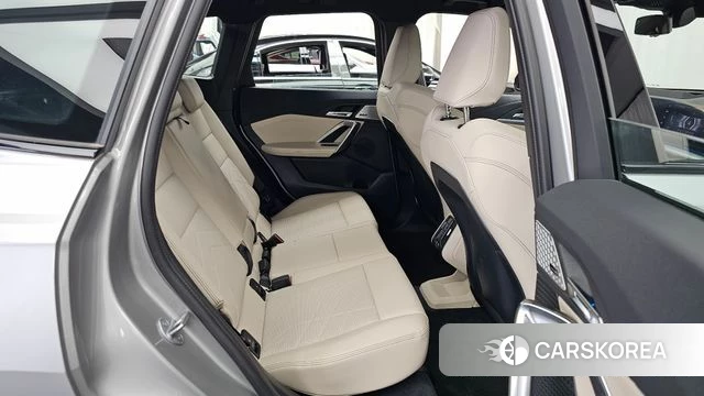 BMW X1 (U11) 2025 Серебристо-серый из Кореи, фото 3