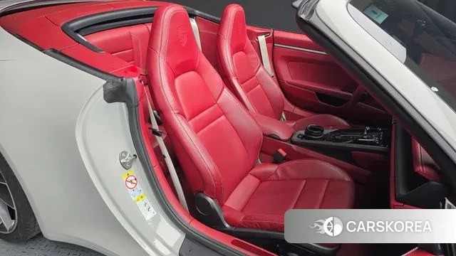 Porsche 911(992) 2021 Серебристо-серый из Кореи, фото 3