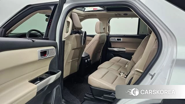 Ford Explorer 6th Generation 2021 Белый из Кореи, фото 3