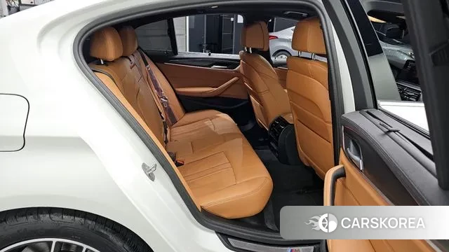 BMW 5 Series (G30) 2022 Белый из Кореи, фото 3