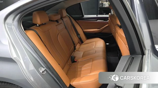 BMW 5 Series (G30) 2023 Серый из Кореи, фото 3