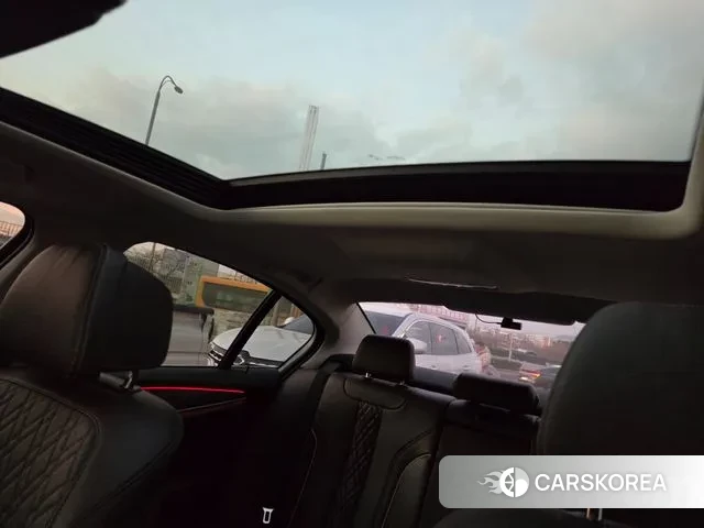 BMW 5 Series (G30) 2019 Серый из Кореи, фото 3