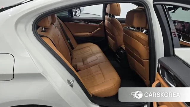 BMW 5 Series (G30) id 2890308 из Кореи 3