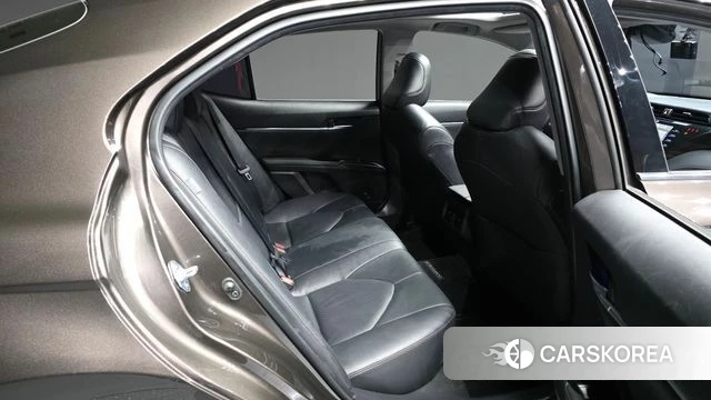 Toyota Camry (XV70) 2019 Песочный из Кореи, фото 3