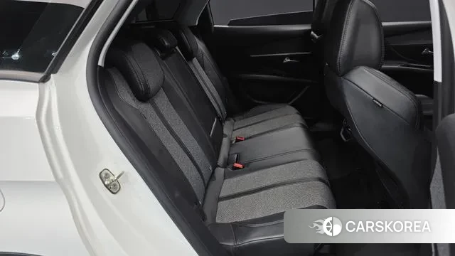 Peugeot 3008 second generation 2018 Белый из Кореи, фото 3