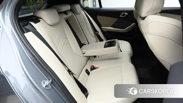 BMW 1 Series (F70) 2025 Серебристо-серый из Кореи, фото 3