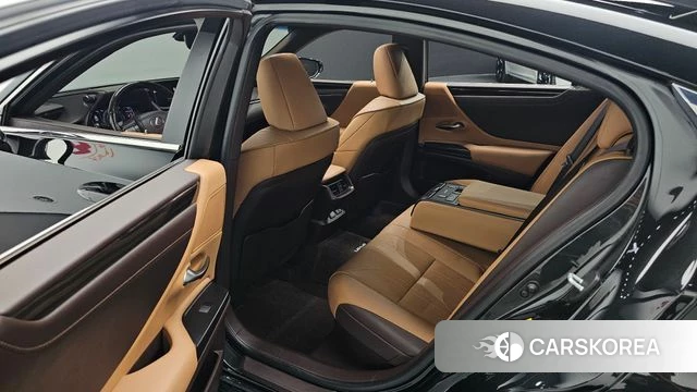 Lexus ES300h 7th generation 2018 Черный из Кореи, фото 3