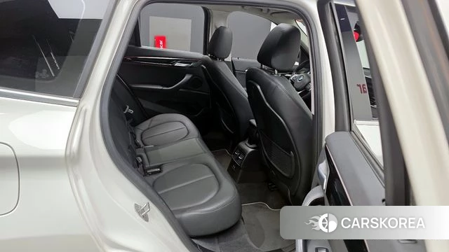 BMW X1 (F48) 2022 Белый из Кореи, фото 3