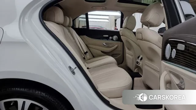 Mercedes-Benz E-Class W213 2020 Белый из Кореи, фото 3