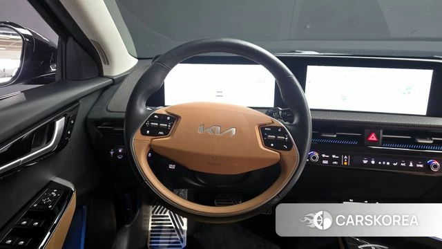Kia EV6 2023 Черный из Кореи, фото 3