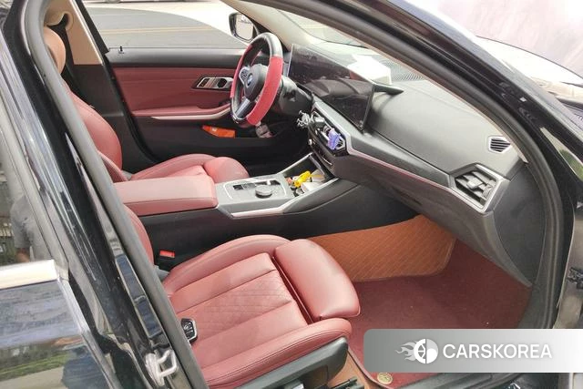 BMW 3 series 2023 Черный из Китая, фото 3