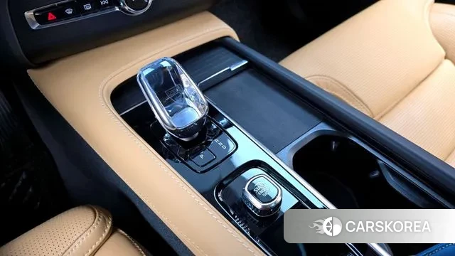 Volvo XC90 second Generation 2024 Белый из Кореи, фото 3