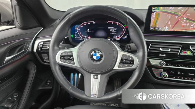 BMW 5 Series (G30) 2022 Серебристо-серый из Кореи, фото 3