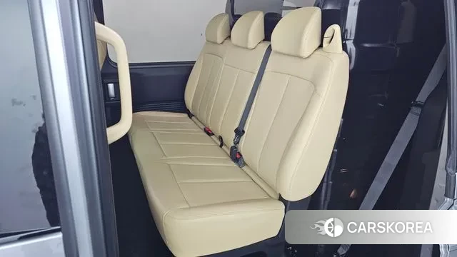 Hyundai Staria 2023 Серебряный из Кореи, фото 3