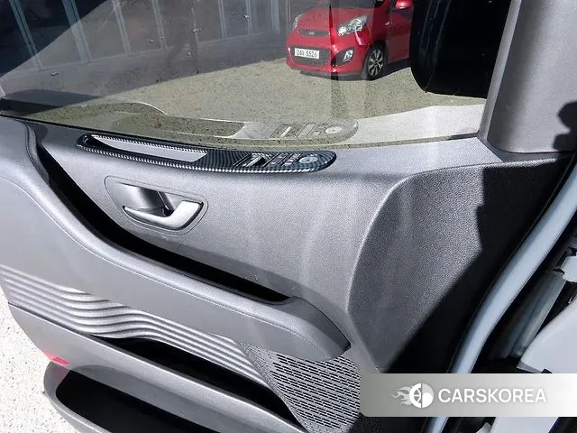 Hyundai Staria 2024 Белый из Кореи, фото 3