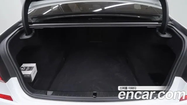 BMW 7 Series (G11) 2018 Белый из Кореи, фото 3