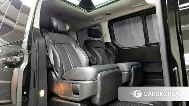 Hyundai Staria 2023 Черный из Кореи, фото 3