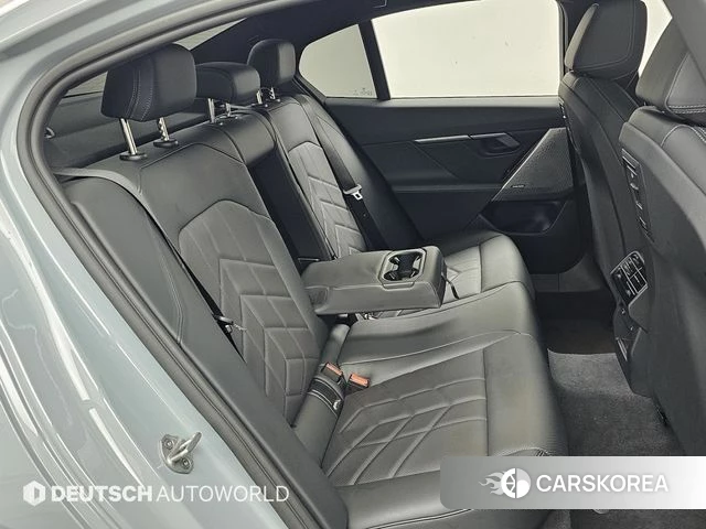 BMW 5 Series (G60) 2026 Серебристо-серый из Кореи, фото 3