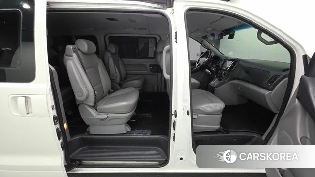 Hyundai The New Grand Starex 2019 Белый из Кореи, фото 3
