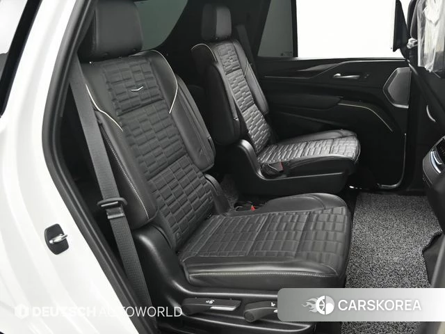 Cadillac Escalade 5th Generation 2023 Белый из Кореи, фото 3
