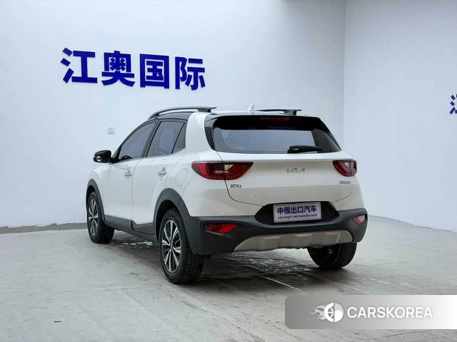 Kia Yi Ran 2022 Белый из Китая, фото 3
