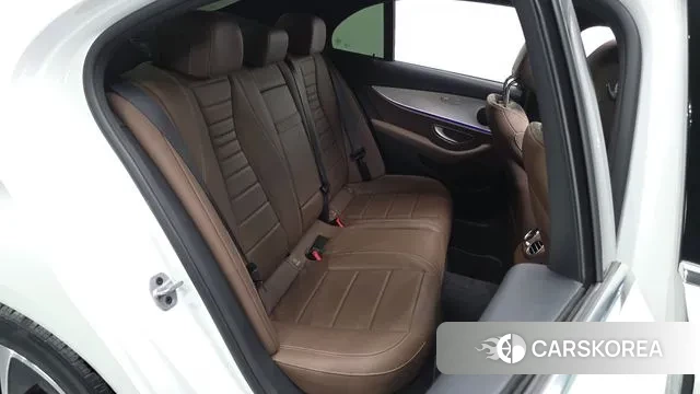 Mercedes-Benz E-Class W213 2021 Белый из Кореи, фото 3