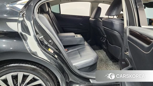 Lexus ES300h 7th generation 2019 Черный из Кореи, фото 3