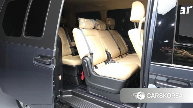 Hyundai Staria 2023 Серый из Кореи, фото 3