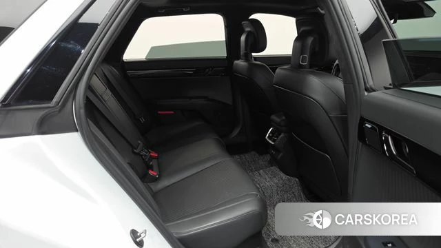 Hyundai Grandeur Hybrid (GN7) 2023 Белый из Кореи, фото 3