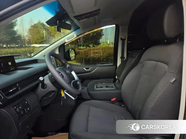 Hyundai Staria 2023 Черный из Кореи, фото 3