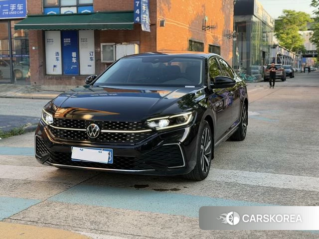 Volkswagen Passat 2022 Черный из Китая, фото 3