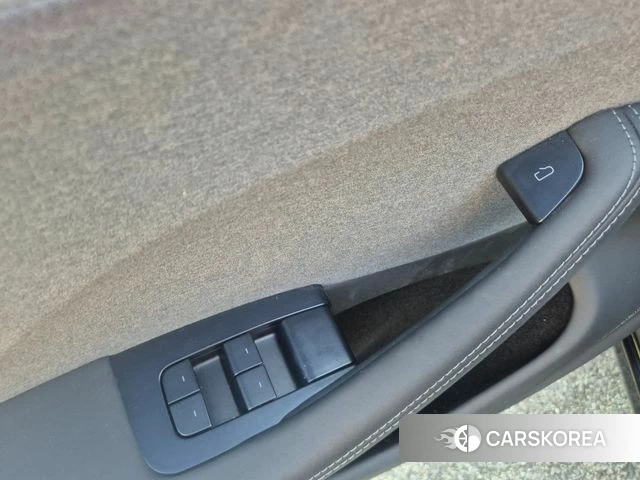 Tesla Model 3 2024 Черный из Кореи, фото 3