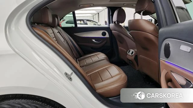 Mercedes-Benz E-Class W213 2018 Белый из Кореи, фото 3