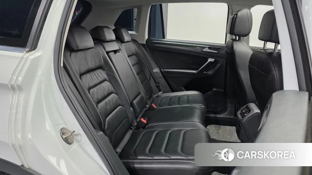 Volkswagen Tiguan second Generation 2022 Белый из Кореи, фото 3