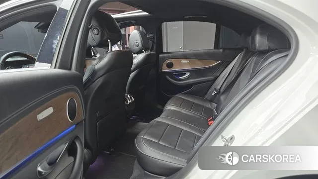 Mercedes-Benz E-Class W213 2021 Белый из Кореи, фото 3