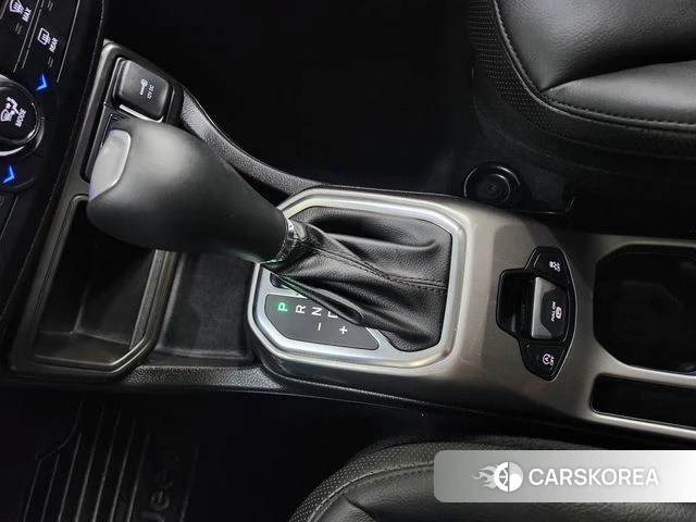 Jeep Renegade 2022 Белый из Кореи, фото 3