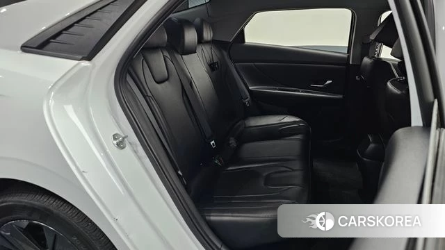 Hyundai Avante Hybrid (CN7) 2022 Белый из Кореи, фото 3