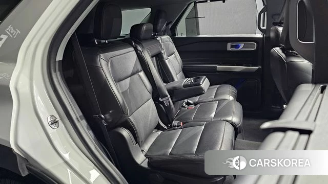 Ford Explorer 6th Generation 2022 Белый из Кореи, фото 3