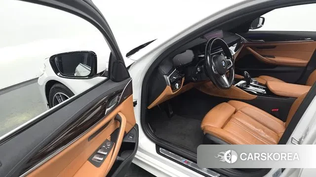 BMW 5 Series (G30) 2020 Белый из Кореи, фото 3