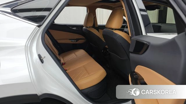 Lexus NX450h + 2nd generation 2023 Белый из Кореи, фото 3