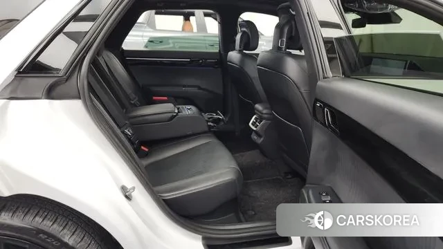 Hyundai Grandeur Hybrid (GN7) 2023 Белый из Кореи, фото 3