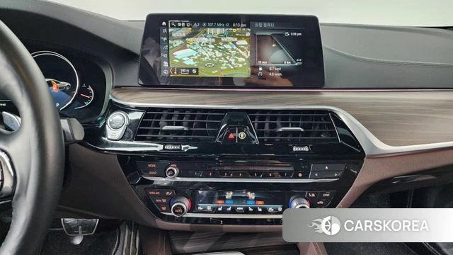 BMW 5 Series (G30) 2018 Серый из Кореи, фото 3